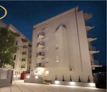Holiday Wing Apartment 2 Ягодина Екстер'єр фото