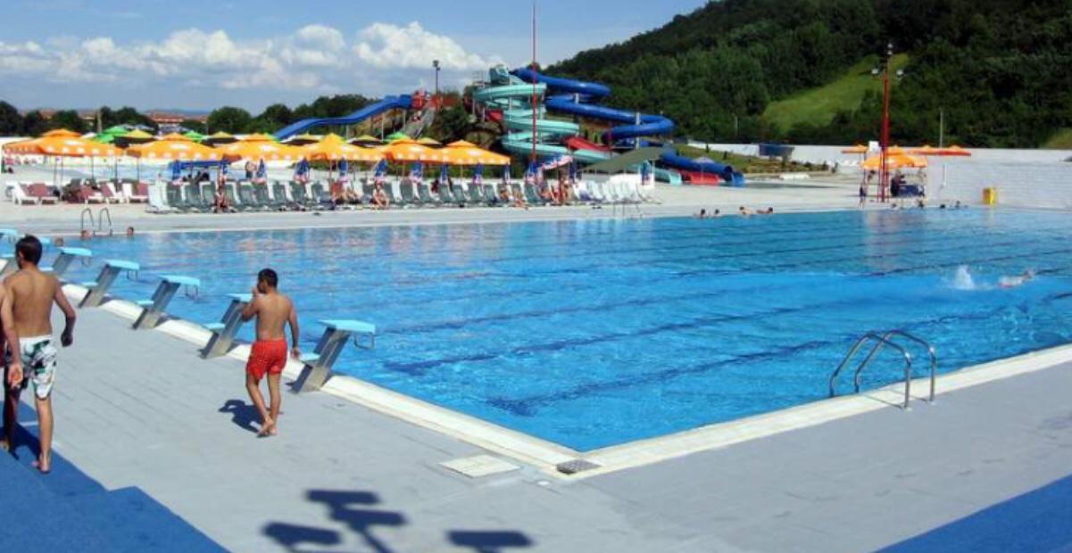 Holiday Wing Apartment 2 Ягодина Екстер'єр фото